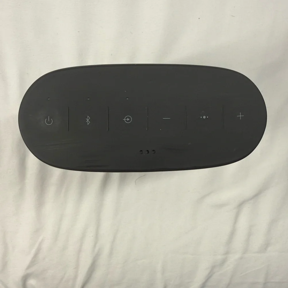 Bose Soundlink Color II - Charcoal Wireless Speaker - Like New - Picture 2 of 4